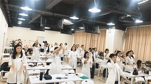 科技革新引领未来体验新潮，最新电视剧偶像剧展现生活新面貌